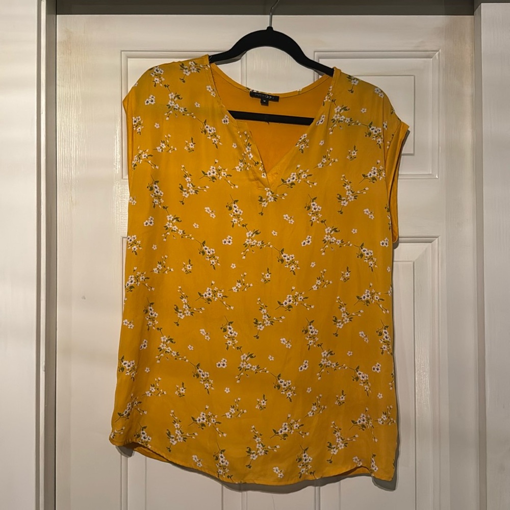 Mixed Media Cap-Sleeve Yellow Blouse from Stitch Fix - Size M